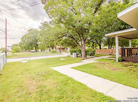 4th image of 2930 Holly Hill Dr