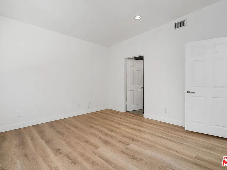 3023 Berkeley Ave #8 — Photo 30