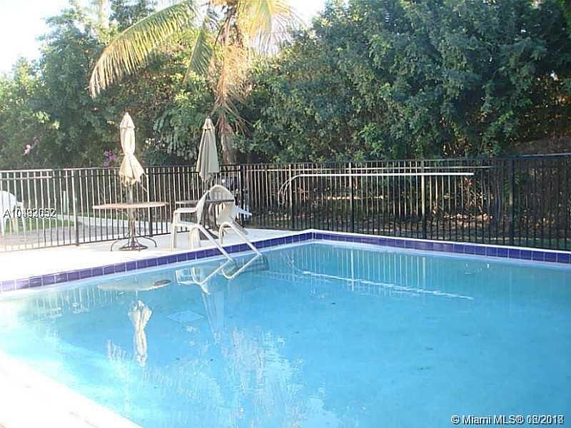 1st image of 102 SE 10th St #101