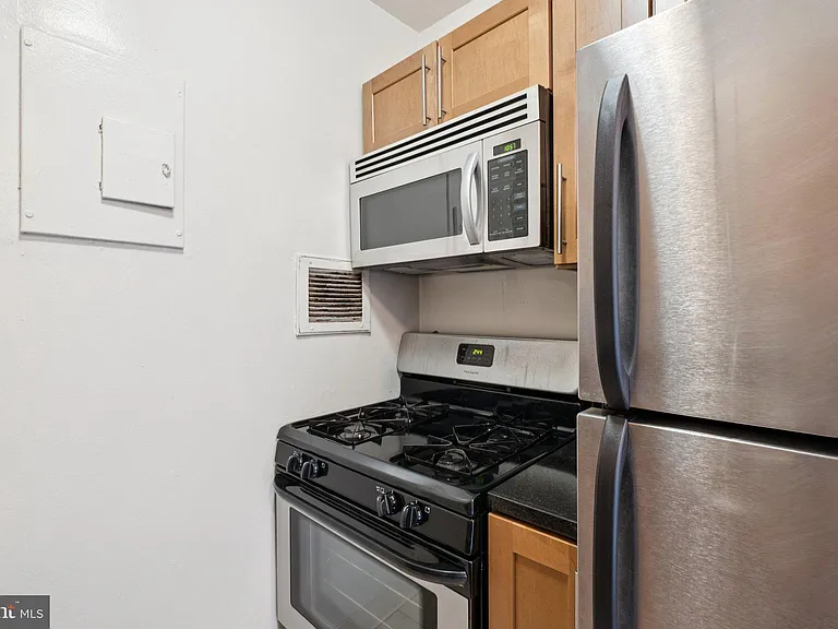 200 Locust St #20EN — Photo 8