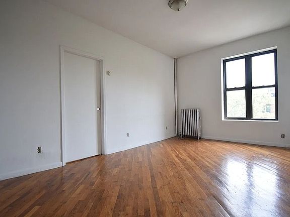 3rd image of 26 Gates Ave #2G