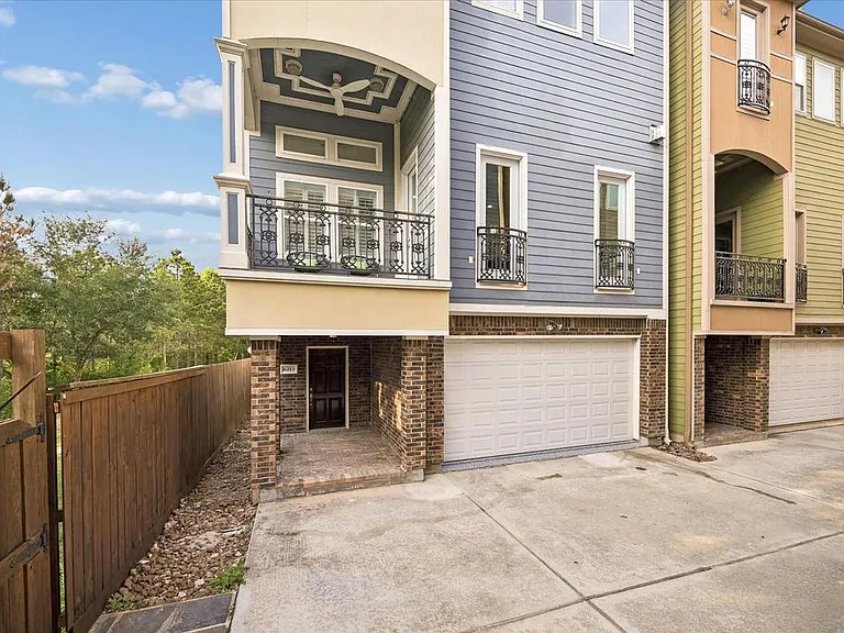 621 Rutland St #D — Photo 1