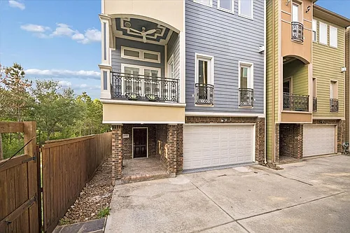 621 Rutland St #D Photo 1