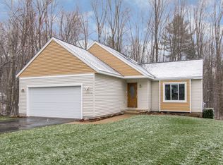 14902 Treevalley Dr, Cedar Springs, MI 49319