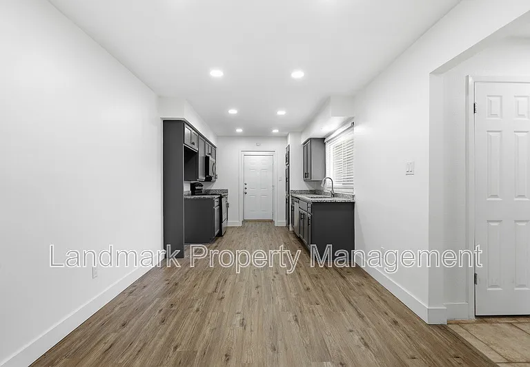 4349 Altamesa Blvd — Photo 26