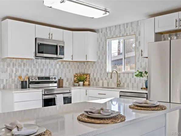 1932 Kingston Street, Aurora, CO 80010