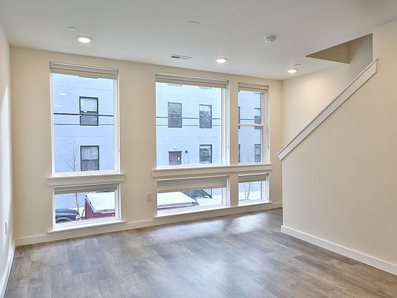 4th image of 1502 N Randolph St #9E