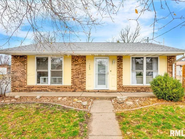 1203 & 1207 Dell Ave, Pekin, IL 61554