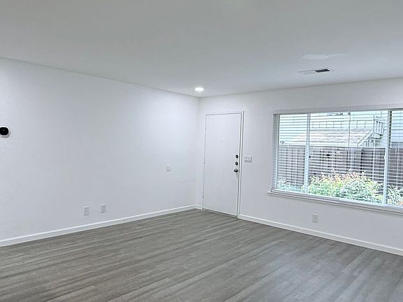 5th image of 481 Carillo Ct