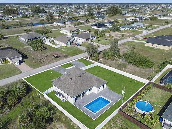 3rd image of 2828 NW 5th TER