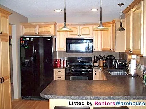 3351 Grimes Ave N — Photo 4