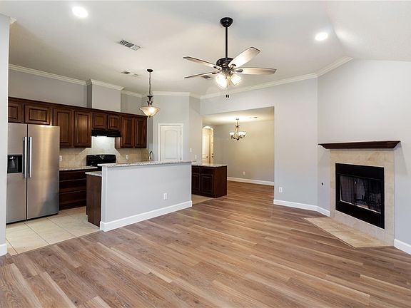 4th image of 2402 Pleasant Rose Cir