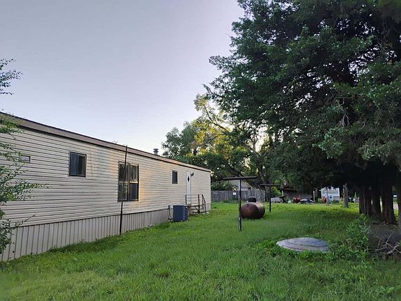 3rd image of 107 Seward Ave