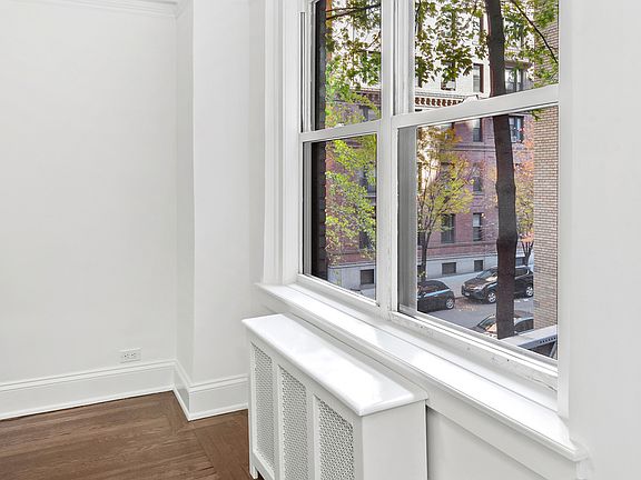4th image of 304 W 75th St APT 3C
