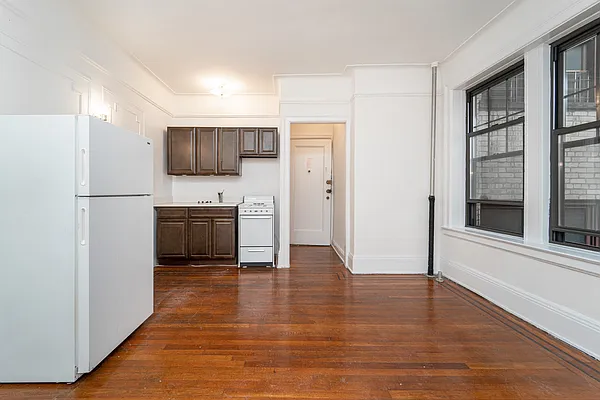 Rented by Modern Spaces | media 8