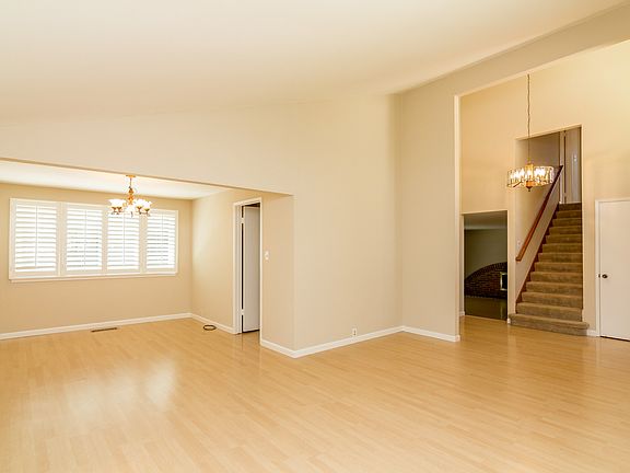 3rd image of 6934 Lassen St