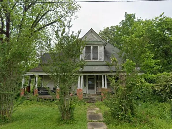 1715 N Oliver St, Brooksville, MS 39739