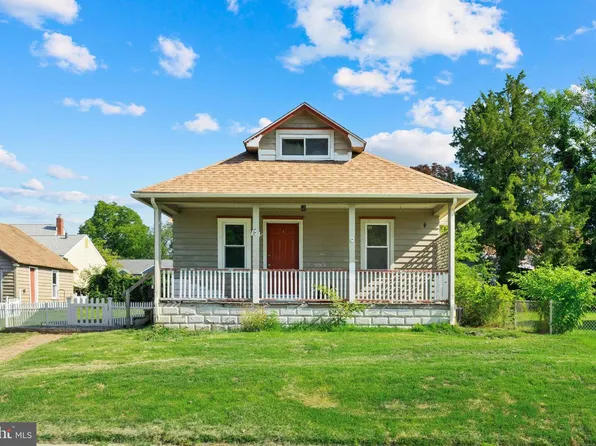 327 4th Ave, Glendora, NJ 08029