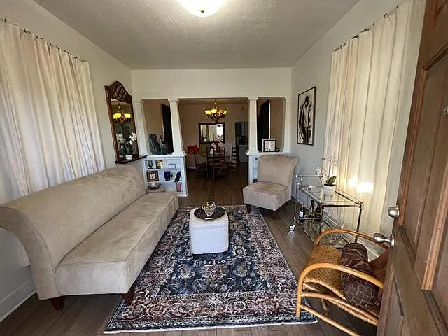 2 bed, 1.0 bath, 975 sqft, $1,475 — Photo 3