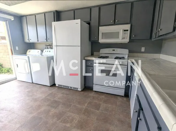 2286 N Indian Canyon Dr Unit D, Palm Springs, CA 92262