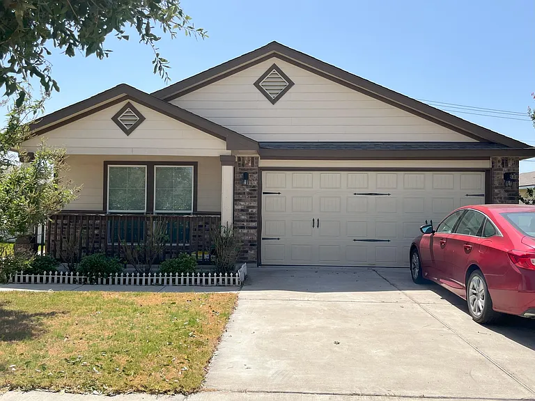 18517 Bandelier Dr — Photo 1