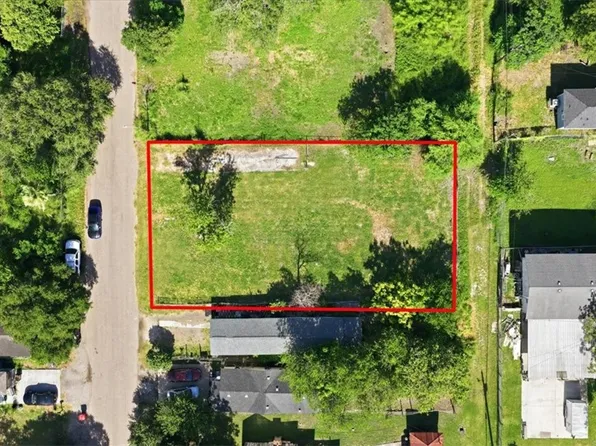 430 West Ave E, Robstown, TX 78380