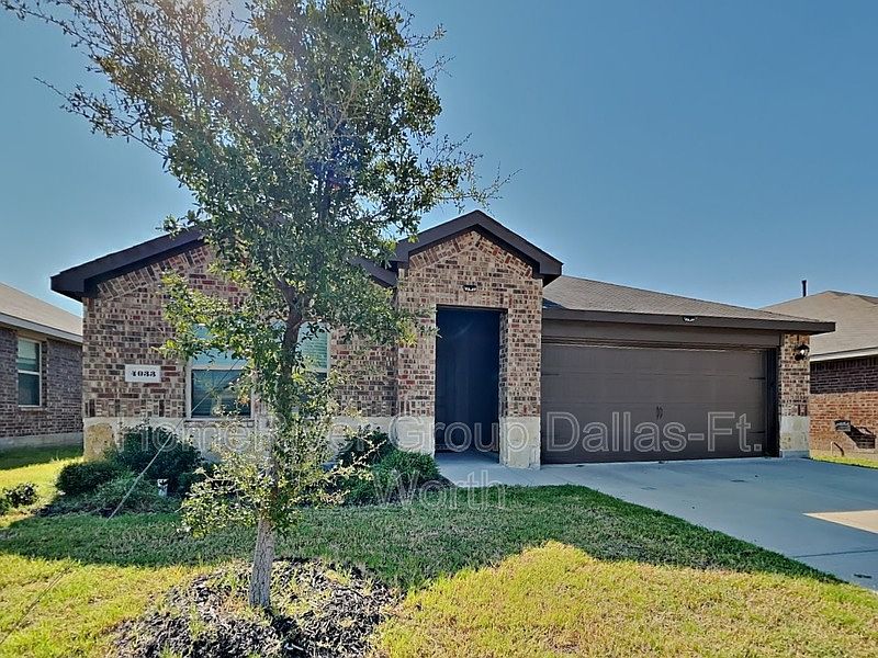 1st image of 4033 Black Canyon Dr