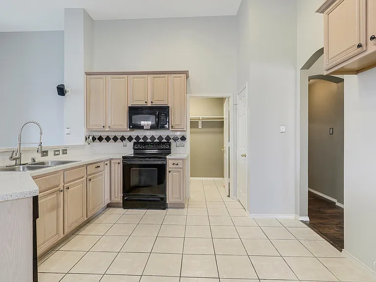 5653 Westwood Ln — Photo 16