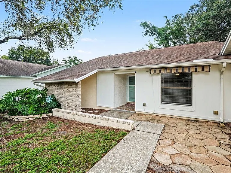 17703 Cranbrook Dr — Photo 4