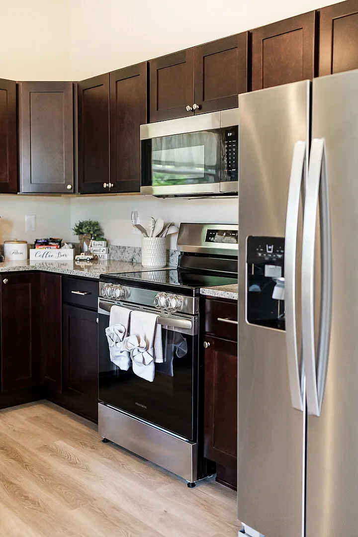 Avalon Haven - Fully Furnished 3 BR, 3 BA — Photo 2