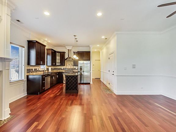 5th image of 3111 N California Ave #2