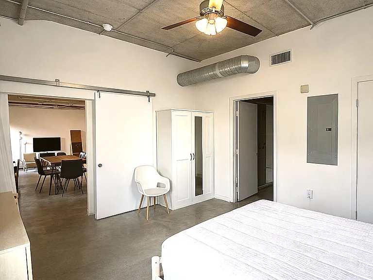 1001 Belleview St #202 — Photo 7