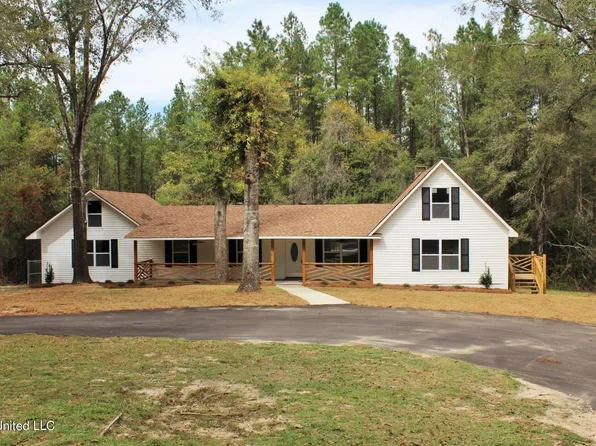 122 W Holland Rd #J, Lucedale, MS 39452