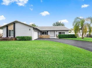 1110 NW 93rd Ter, Plantation, FL 33322