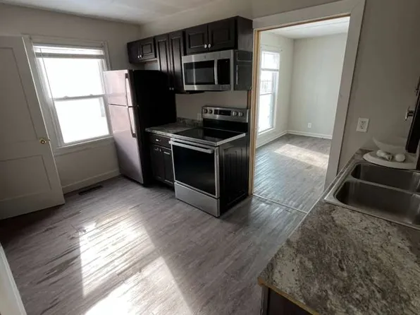 737 Conard Ct, Decatur, IL 62521