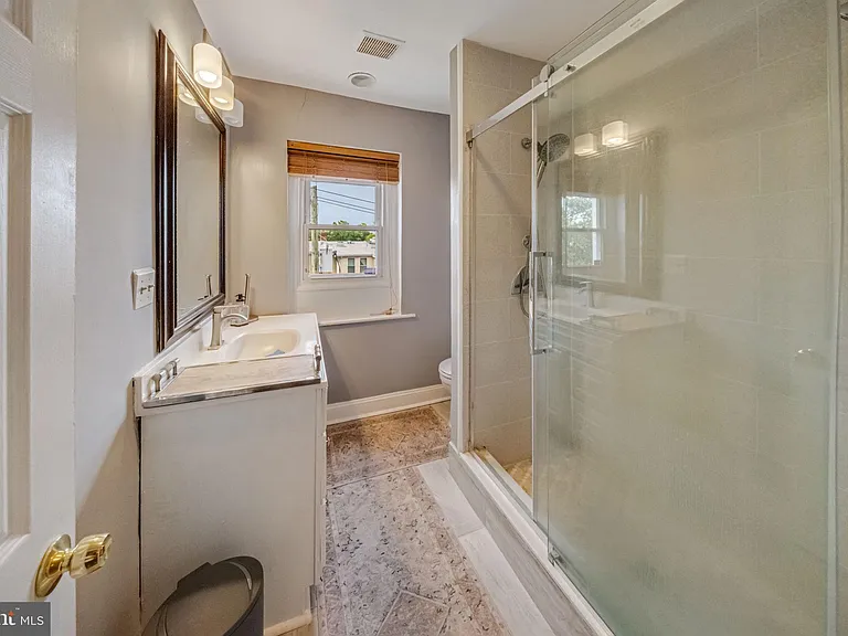 723 Quebec Pl NW — Photo 15