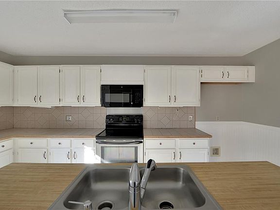 4th image of 8813 Briarwood Dr
