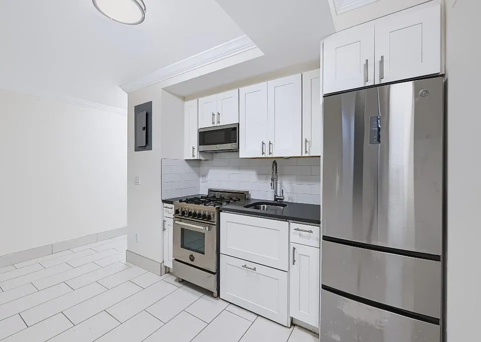 210 E 22nd St #GLC