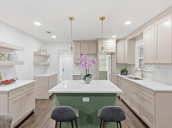 6624 Reeves St, Richland Hills, TX 76118