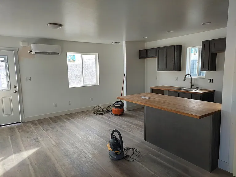 413 N 8th St — Photo 2
