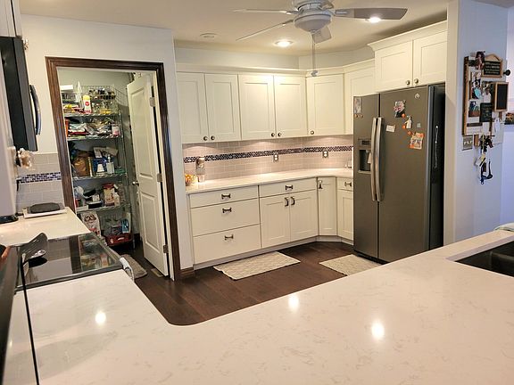 4th image of 3615 Lakeshore Dr