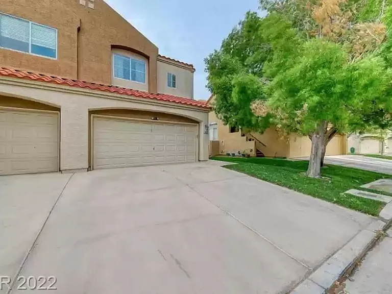 533 Meadbury Dr — Photo 38
