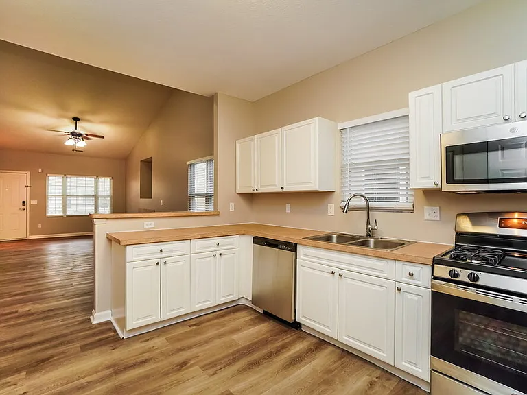 6105 Bristol Ridge Dr — Photo 8