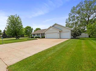 N9393 Snapdragon Ln, APPLETON, WI 54915