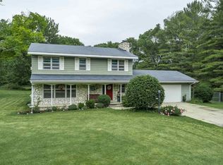 1975 E Country Creek Rd, Midland, MI 48640