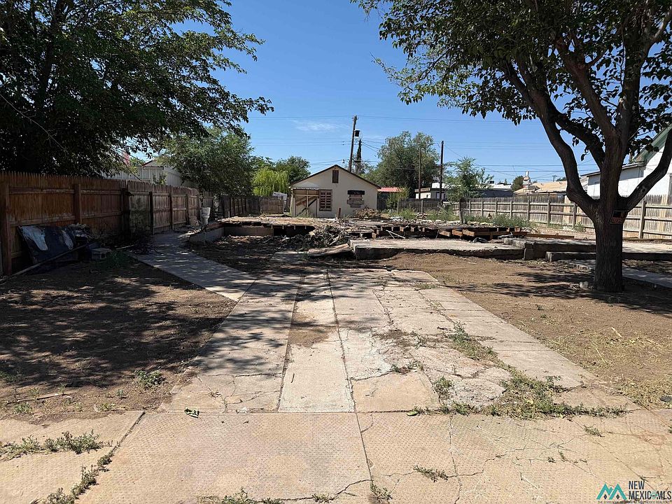 1st image of 315 W Dallas Ave