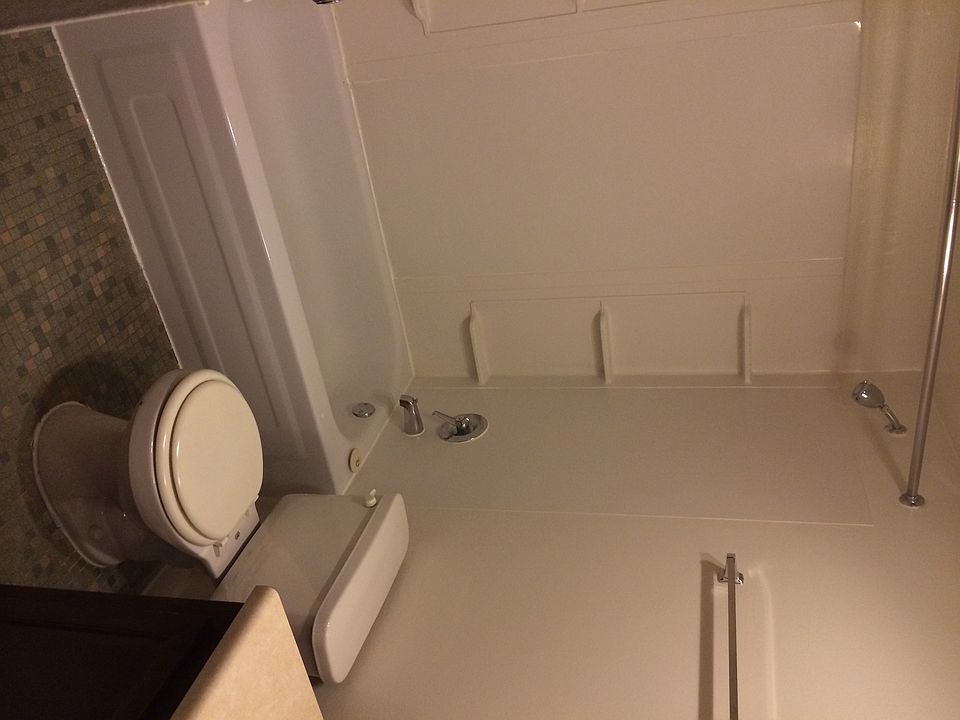 1st image of 2819 W Glen Flora Ave APT 105