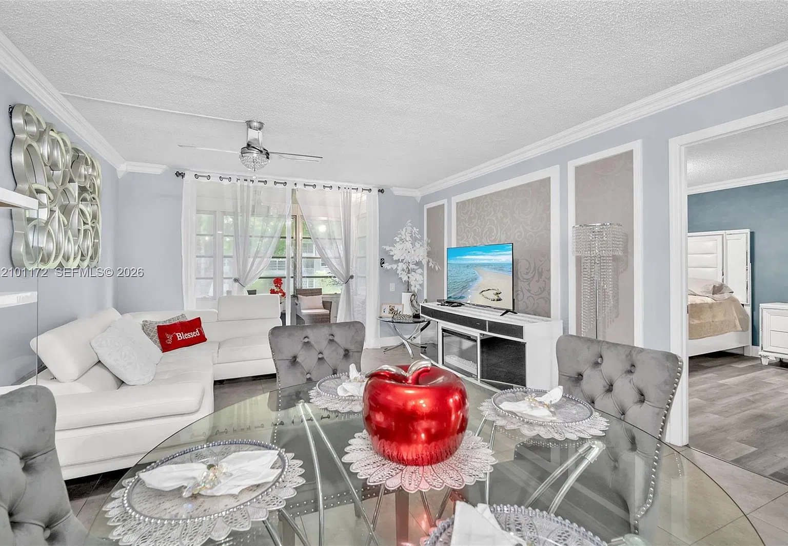Lime Bay Condominium 4 — Photo 2