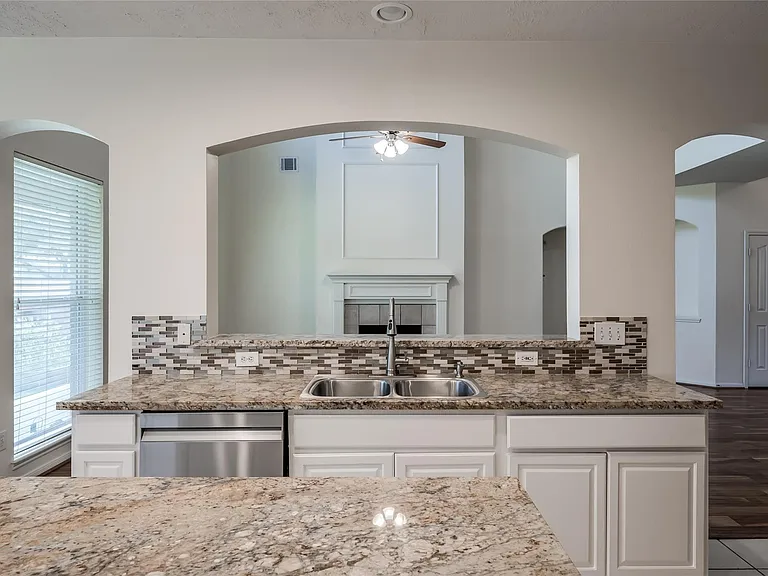 3402 Caloway Ct — Photo 12
