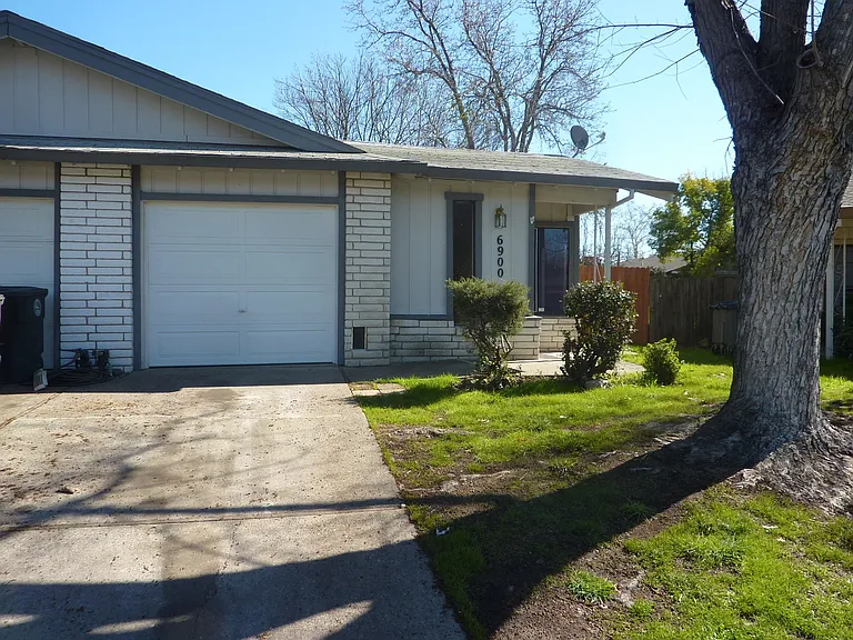 6900 Trovita Way — Photo 1